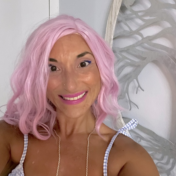 Meet your Posher, Elle Em (long for LM, short for LisaMarie). - Picture 7 of 7